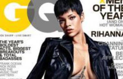 Rihanna pozirala bez gaćica: Volim se osjećati kao žena...