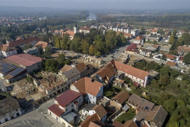 Nevjerojatne slike: Pogled iz zraka na razrušenu Petrinju