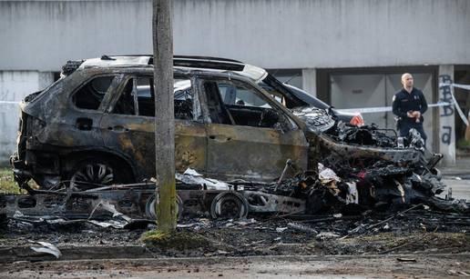 FOTO Evo što je ostalo od kamp kućice i BMW-a nakon požara u Zagrebu. Policija sve istražuje