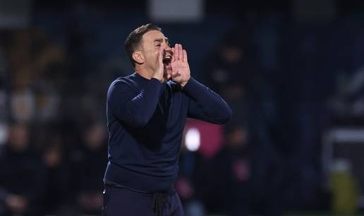 Pogledajte kako su Cannavara dočekali na potpisu ugovora