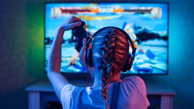 A,Gamer,Or,A,Streamer,Girl,At,Home,In,A