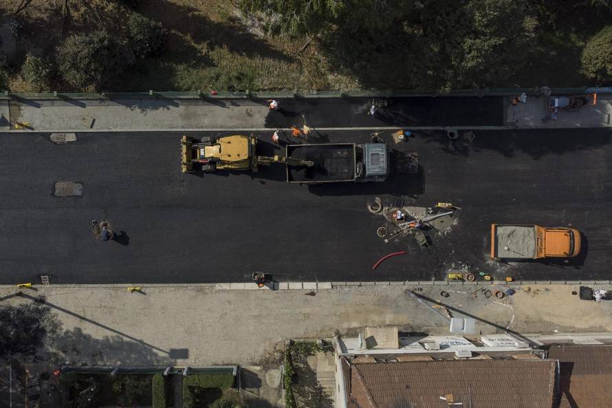 Selska iz zraka - mjesto gdje je puknuo vodovod već je sanirano