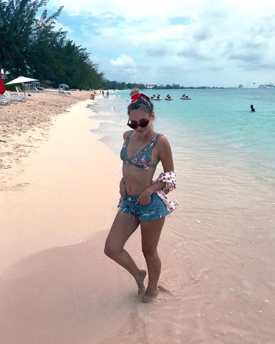 Sonja Kovač zatrpala Instagram fotkama u oskudnim badićima