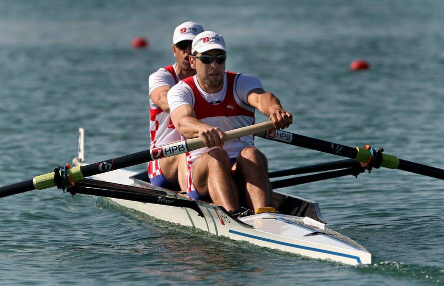 'Mi na trening, a rukometaši se postrojavaju kao vojska. Ludilo'