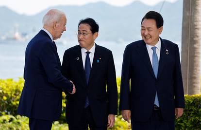 Biden pozvao južnokorejskog i japanskog čelnika na sastanak, žele ojačati svoje odnose