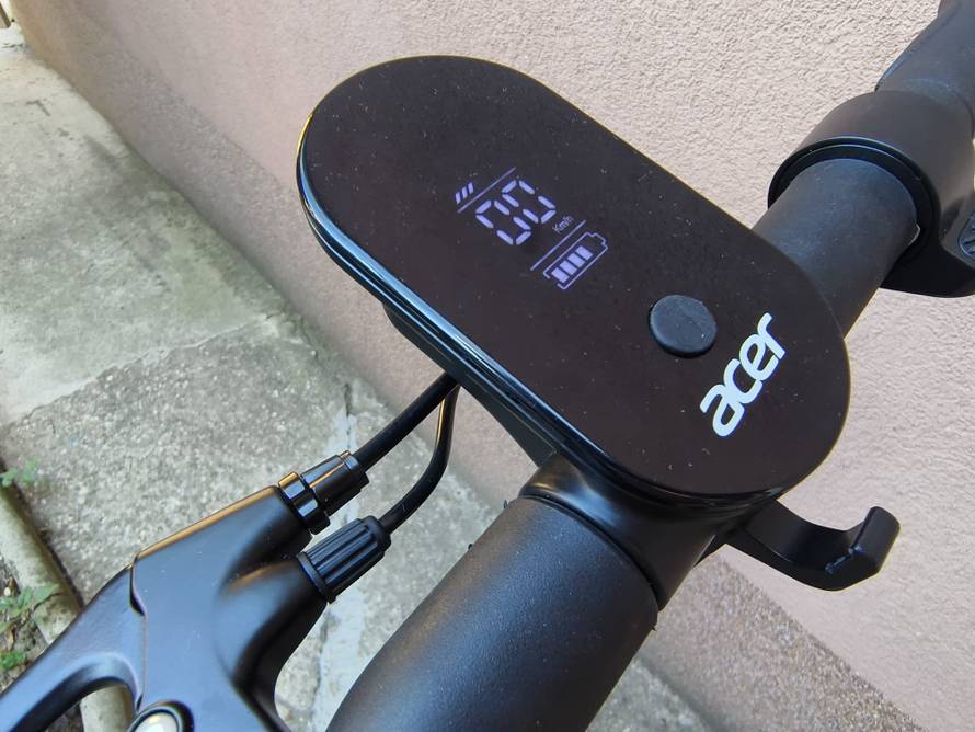 Isprobali smo Acer ES5 romobil za vožnju kroz urbanu džunglu