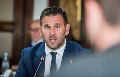 Skandal u splitskoj gradskoj upravi: Netko im upao u sustav, Šuta najavio vanrednu presicu