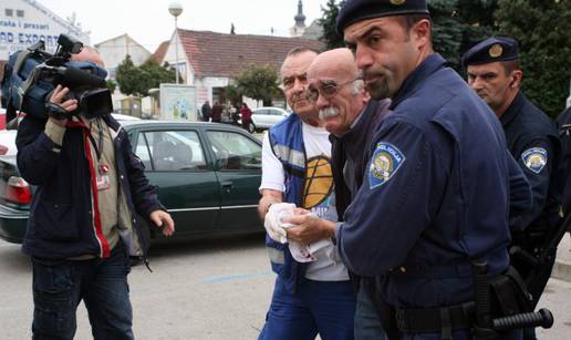 Prijetio da će si odrezati prst, na kraju ga zarezao