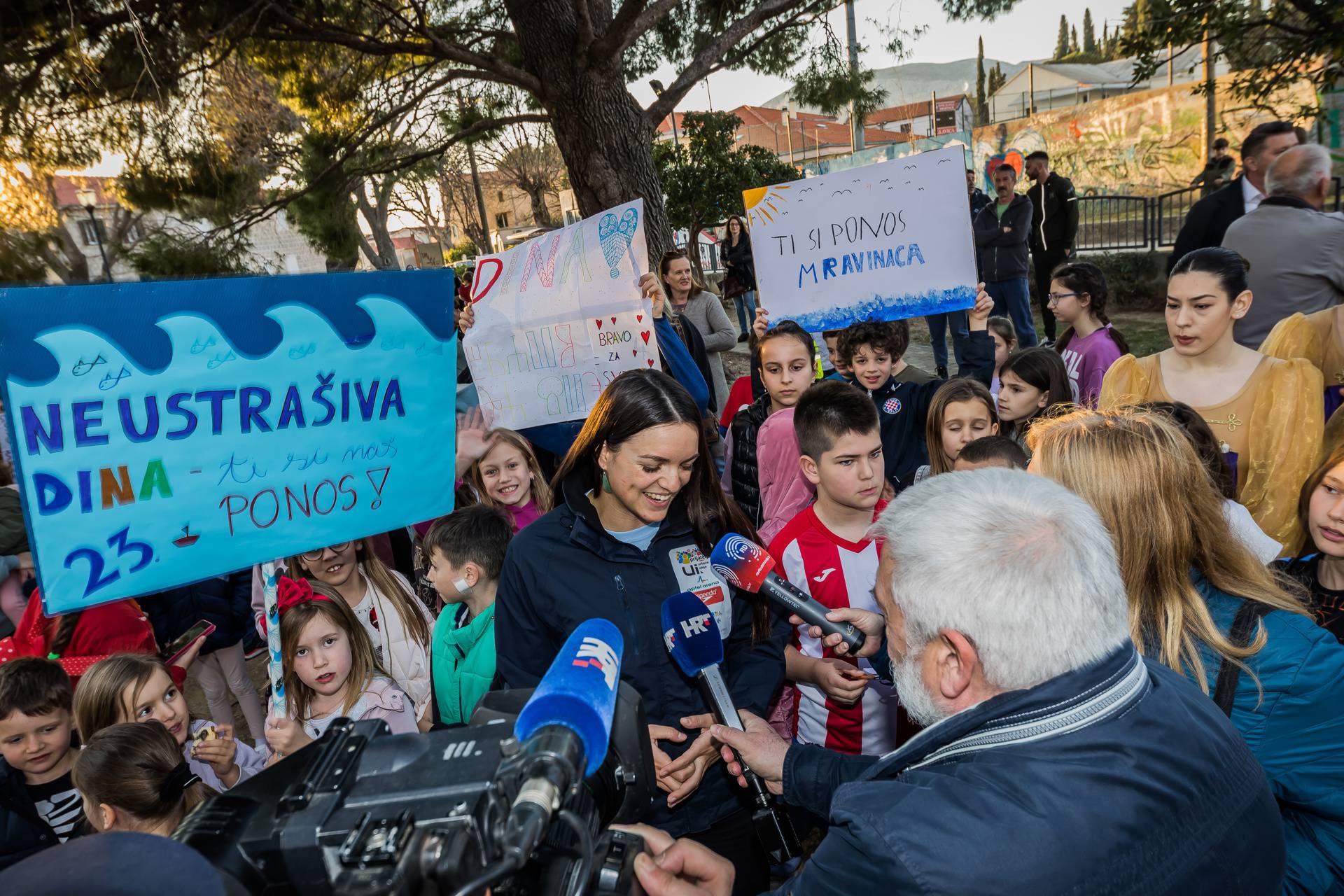 Svečani doček za Dinu Levačić u Mravincima