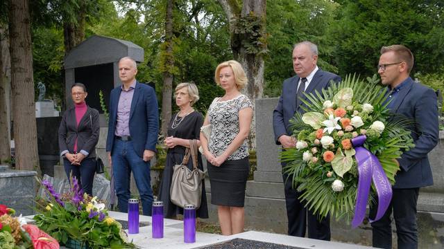 Zagreb: Reformisti položili vijenac na grobu Savke Dabčević Kučar