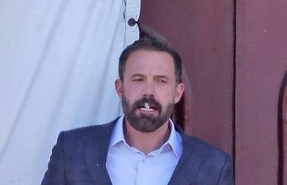 Zašto Ben Affleck nosi vjenčani prsten? 'Ulovili' ga paparazzi...
