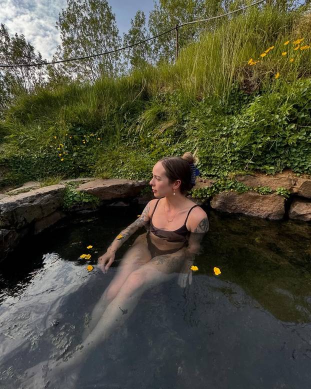 FOTO Najjači čovjek na svijetu ima 206 cm, a ljubi konobaricu od 157 cm. Tragedija ih zbližila...