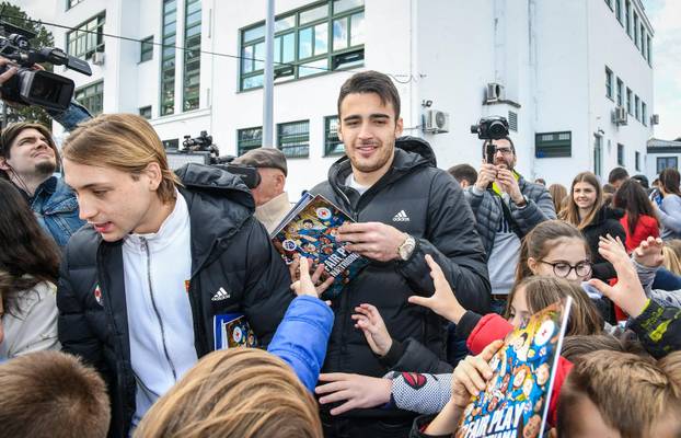 Dinamovci se družili s djecom i predstavili bojanke u sklopu kampanje "Fair play na tribinama"