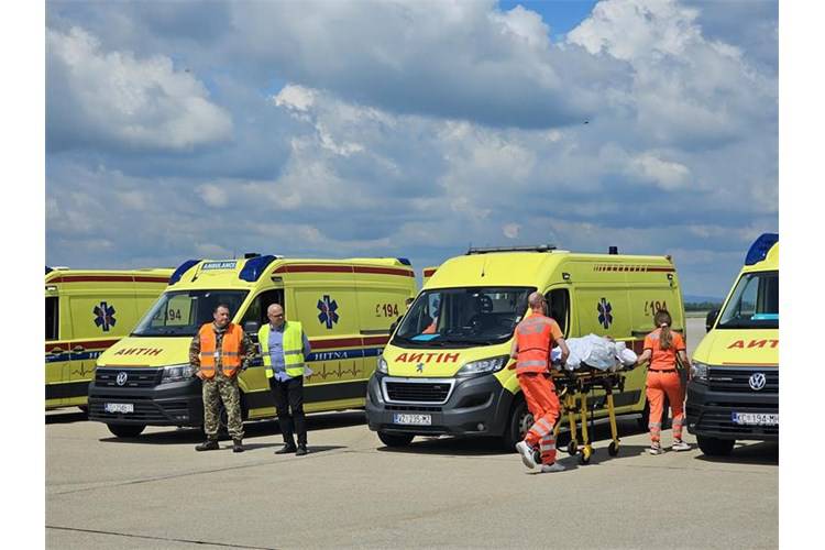 Ranjenici iz Ukrajine su stigli u Hrvatsku: Na Plesu hrpa vozila Hitne pomoći, stigao je i Beroš