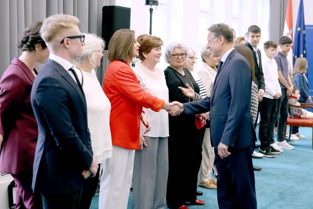 Zagreb: Gordan Jandrokovi&cacute; primio dobitnike nagrade &bdquo;Ponos Hrvatske&ldquo;