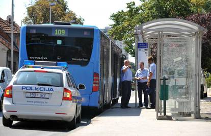 Huligani su rano ujutro pretukli vozača ZET-a te uništili bus