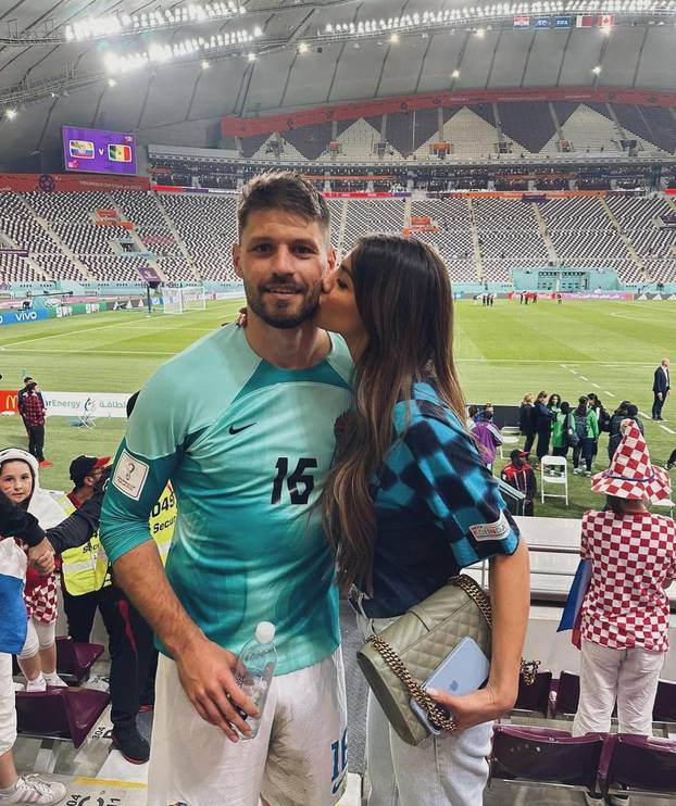 FOTO Koga ljubi Petković? Bila je to ljubav na prvi intervju, Iva ga je zavela pred kamerama