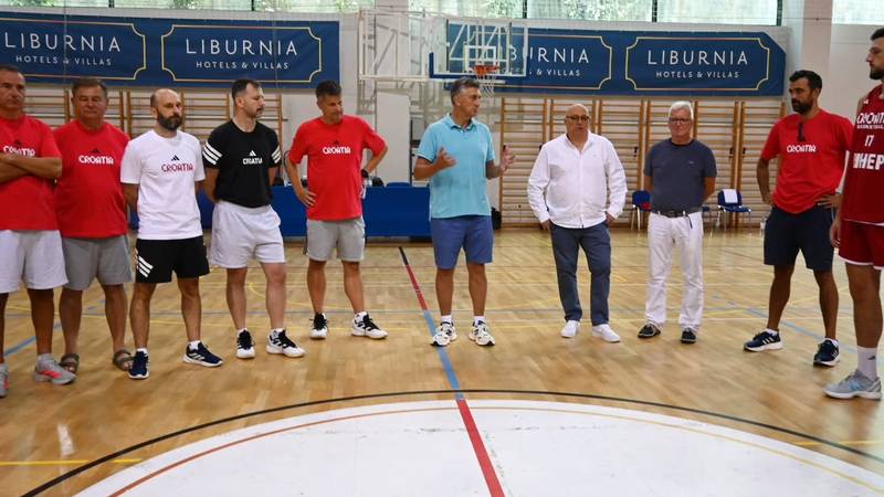 Plenković u neobičnom izdanju na treningu košarkaške vrste. Sprema se i oproštaj velikana