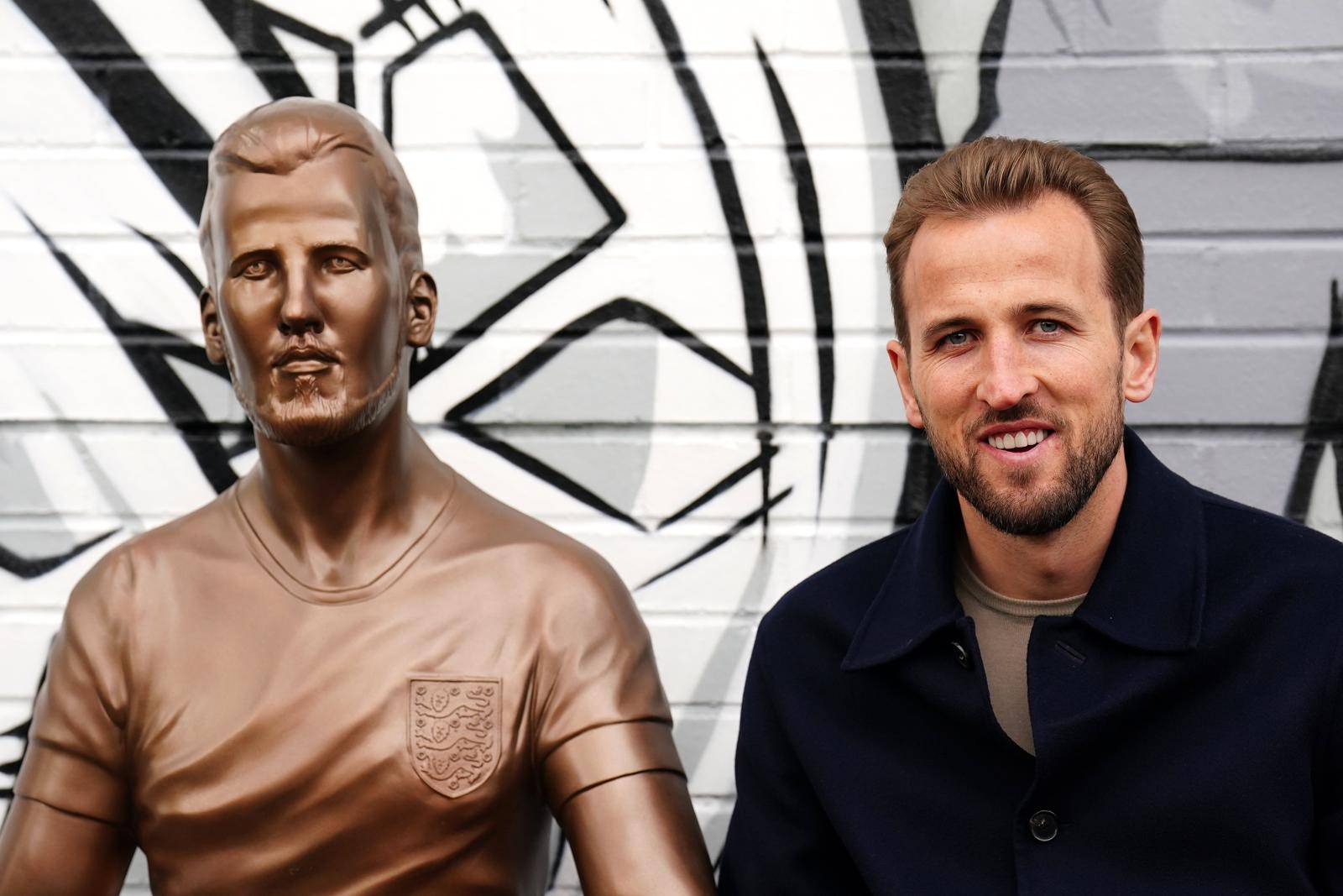 Harry Kane Statue - The Peter May Centre - Monday November 18th