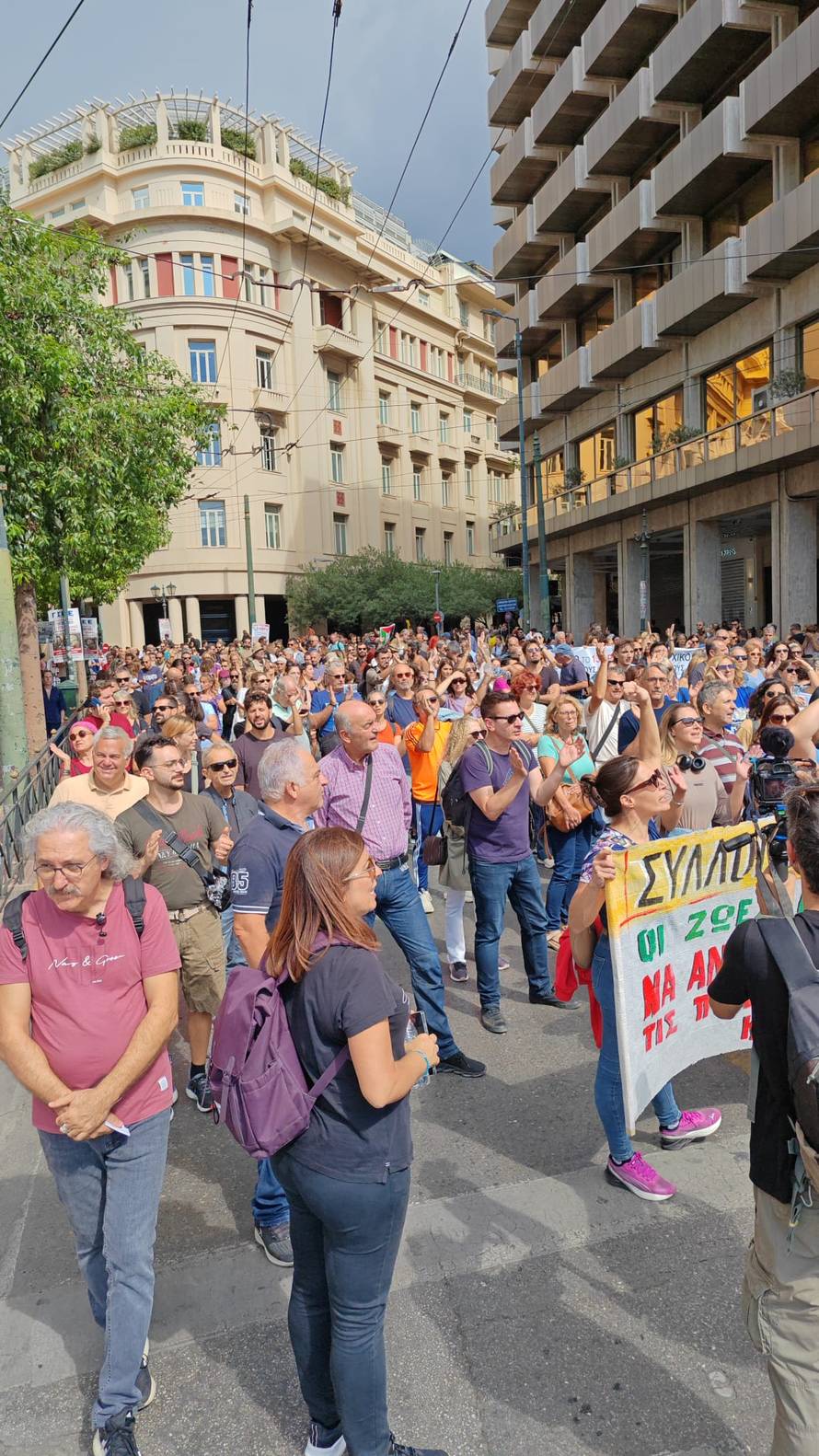 Grčki radnici ponovo štrajkaju: Željeznički promet zaustavljen, brodovi su ostali u lukama