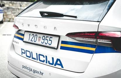 Opasnog recidivista zaustavili u Splitu: Vozi bez dozvole, u autu imao sjekiru, metke i metadon