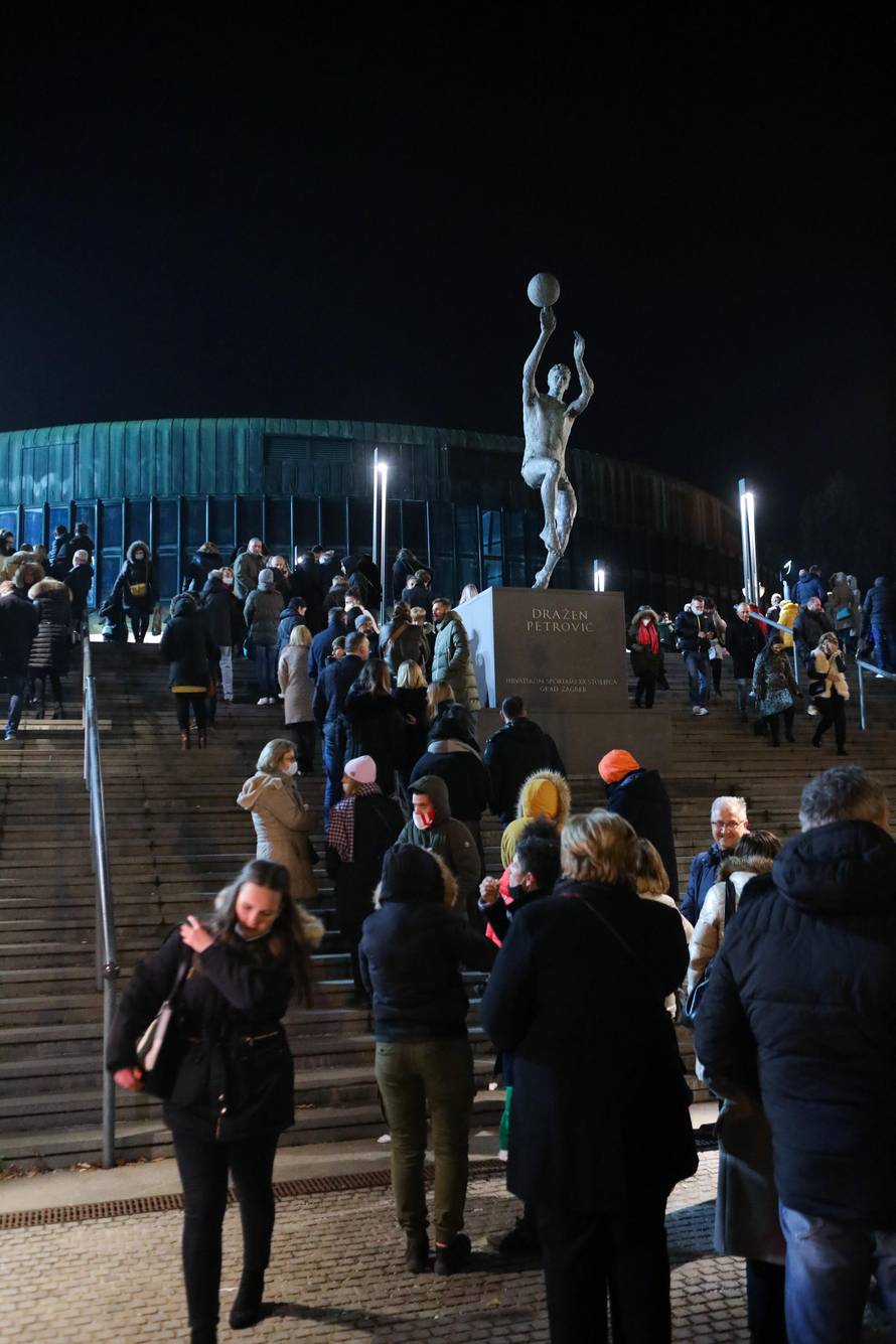 Zagreb: Dojava o bombi na koncertu klape Intrade u Ciboni