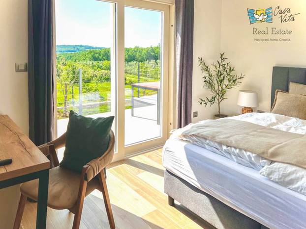 FOTO Počeli graditi grčki hram pa se predomislili? Neobična vila kod Poreča osvaja izgledom