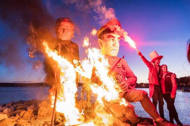 Tito i Ante Pavelić spaljeni kao Krnje u Kaštel Starom