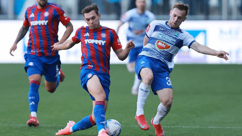 UŽIVO Osijek - Hajduk: Stigli su sastavi za derbi na Opus Areni, Livaja se vratio u početnih 11...