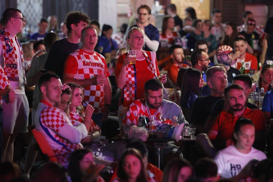 Osijek: Zajedničko gledanje utakmice Engleska  - Hrvatska 