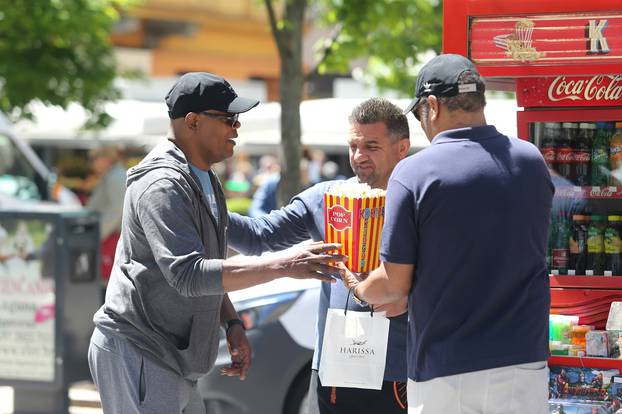 Zagreb: U pauzi od snimanja Samuel L. Jackson poÄastio se kokicama kod Sadata