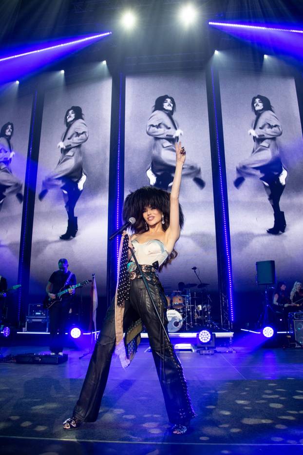 FOTO Kakva kombinacija! Evo u čemu je Seve nastupila u Areni