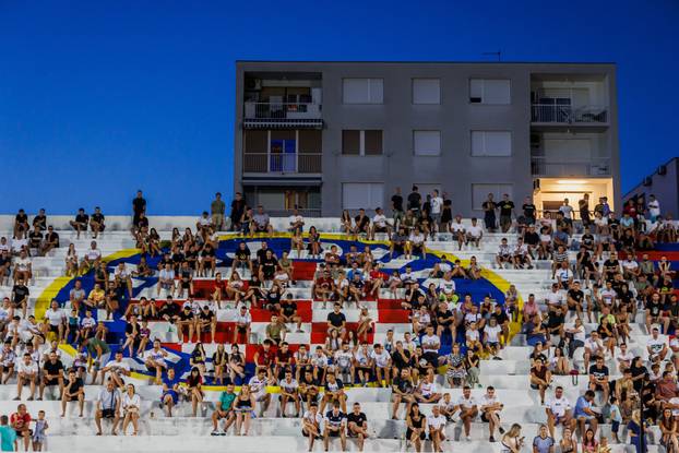 Split: Igrači Hajduka posjetili su Torciida kup