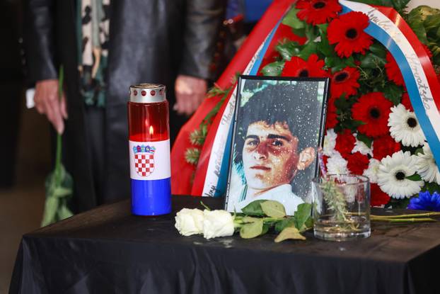 Vukovar: Posljednji ispraćaj i ukop hrvatskog branitelja Zorislava Gašpara