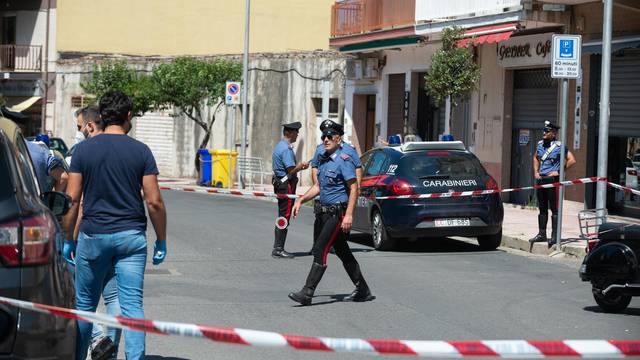 Calabria ambushed at noon among the people in the city center of Corigliano Rossano