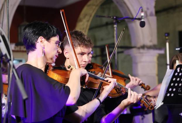 Šibenik: Ro?endan Arsena Dedi?a obilježen koncertom Gradskog komornog orkestra