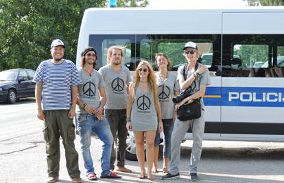 Mladi Austrijanci u Tovarniku: 'Morali smo doći i pomoći im'