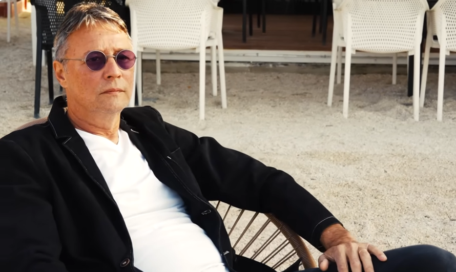 Hari Rončević u spotu pokazao suprugu s kojom je 47 godina, ali i robota iz budućnosti