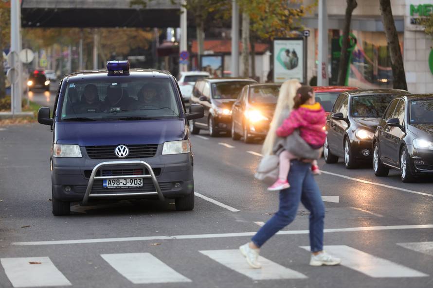 Sarajevo: Velik broj policije kod dvorane Zetra gdje će biti odigrana utakmica Eurolige između Dubaija i izraelskog Hapoela