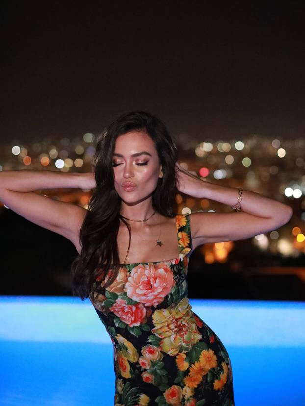 FOTO Obje su joj ispale. Tuga za najljepšu voditeljicu Lige prvaka