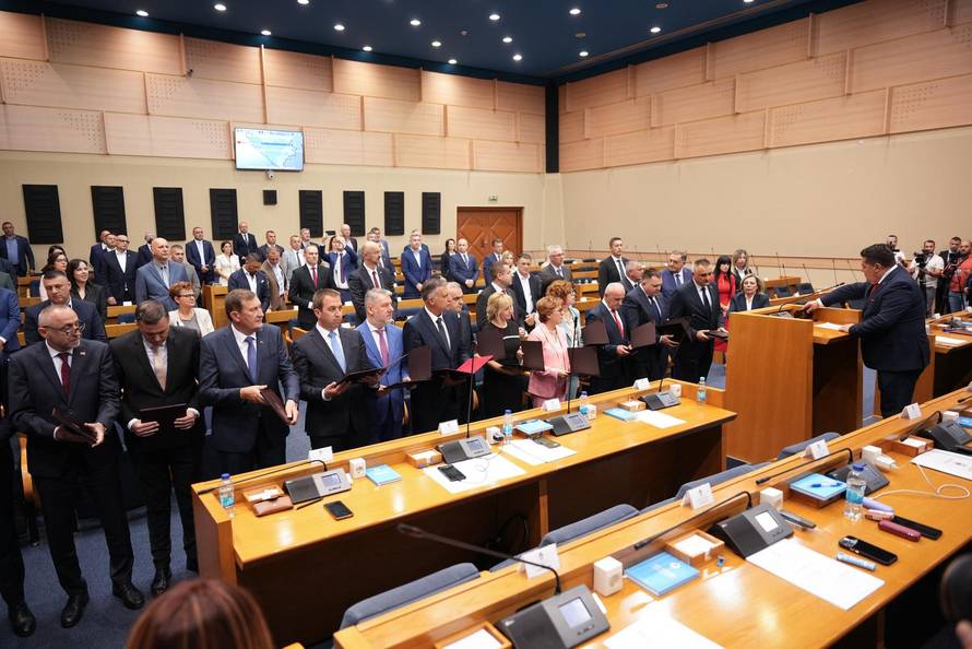 Banja Luka: Narodna skuština Republike Srpske izabrala novu Vladu, predvodit će je Savo Minić