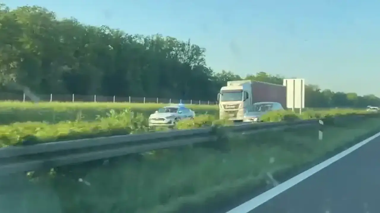 Vozač kamiona zgazio pješaka koji je izašao iz vozila na A1. Na teretnjaku našli nedostatke...