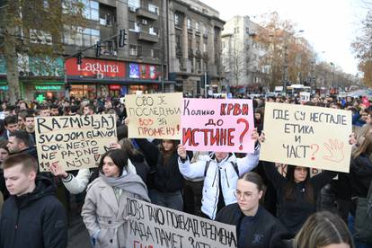 GALERIJA Studenti u Beogradu na 15 minuta blokirali promet