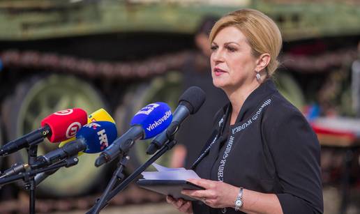 Kolinda o ćirilici u Vukovaru: Prvo treba riješiti velike stvari