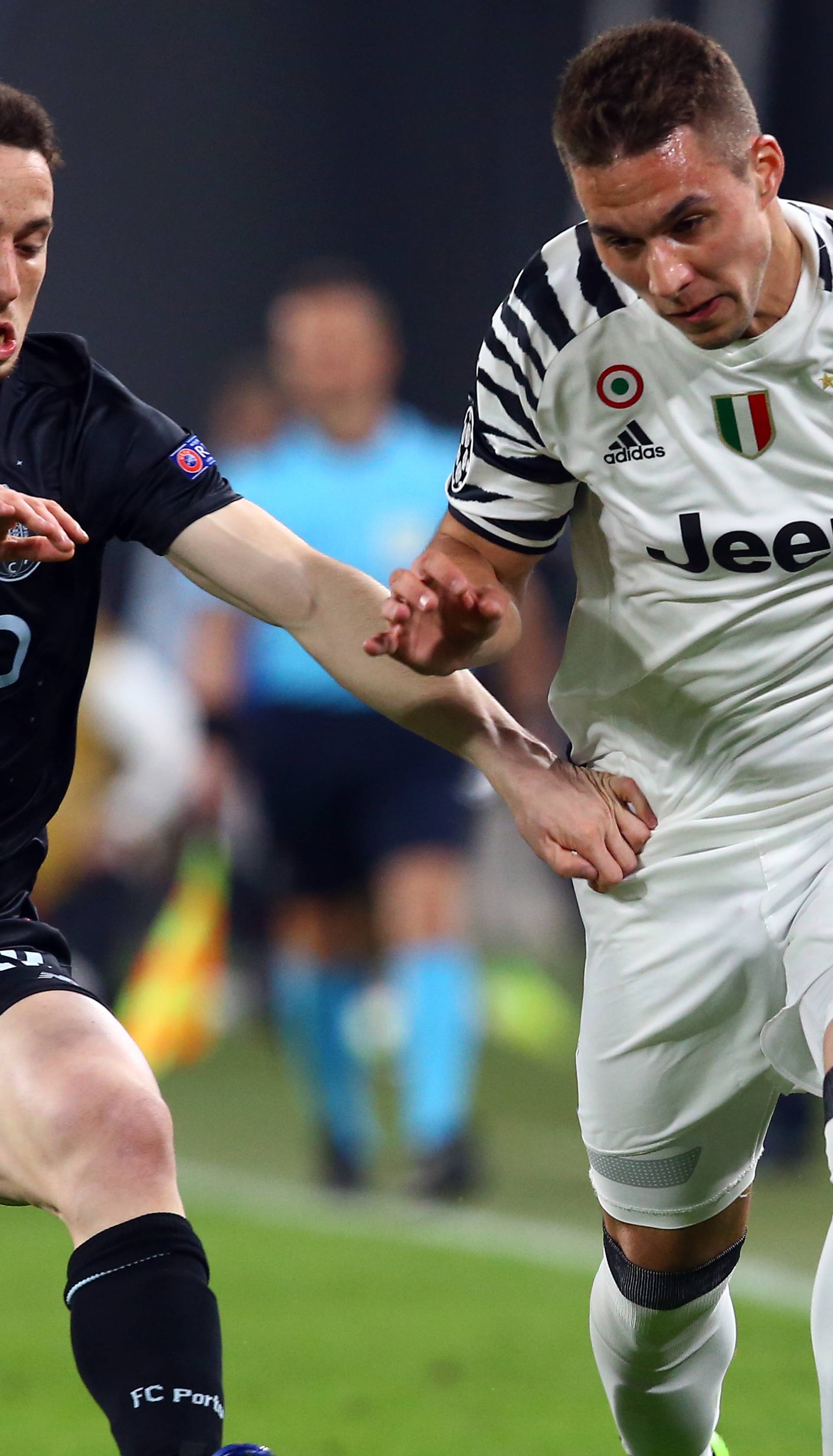 FC Porto's Diogo Jota in action with Juventus' Marko Pjaca