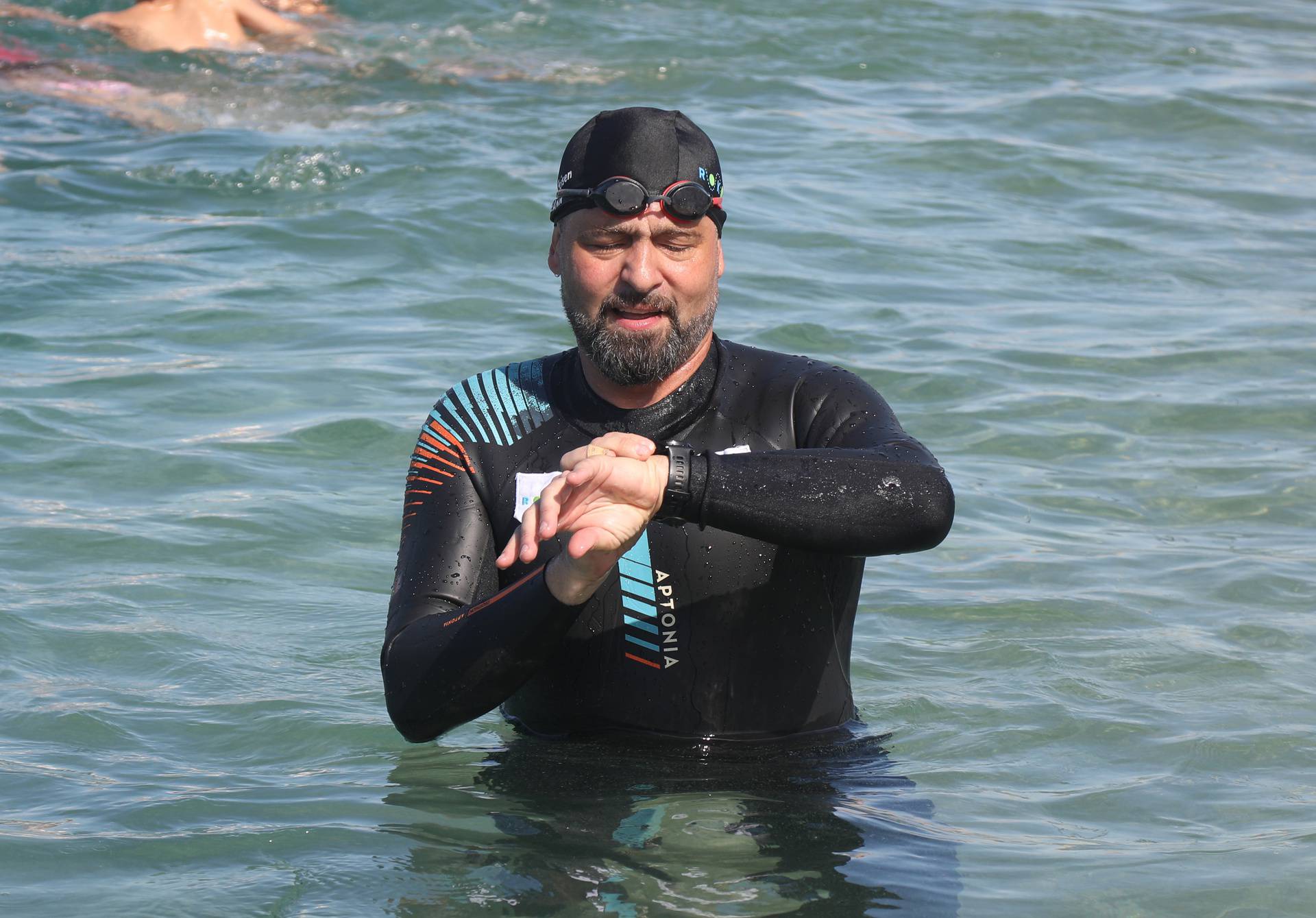 Skokom u more sa šibenske Brodarice Domagoj Jakopović Ribafish započeo je drugu etapu projekta RokOtok