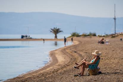 FOTO Pohrlili na plaže u Zadru i Omišu, govore: 'Vratilo se ljeto'