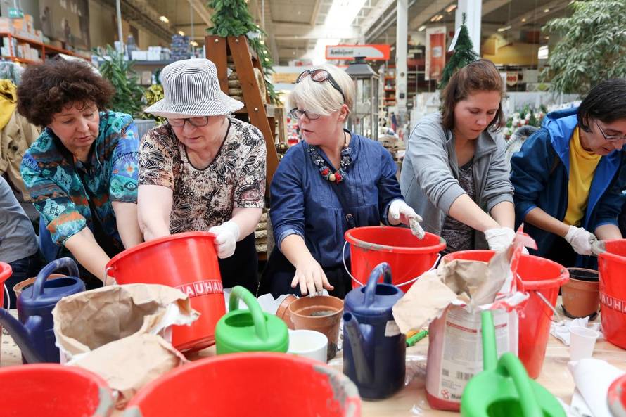 Vrtlarica: Posuda od betona za cvijeće trpi kišu, led pa i snijeg