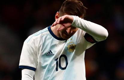 Messi: Teško mi je. Sin me pita zašto me razapinju u Argentini