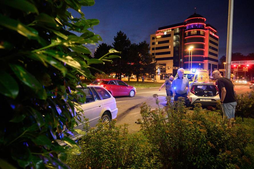 Zagreb: U prometnoj nesreći u Prečkom sudjelovala dva vozila